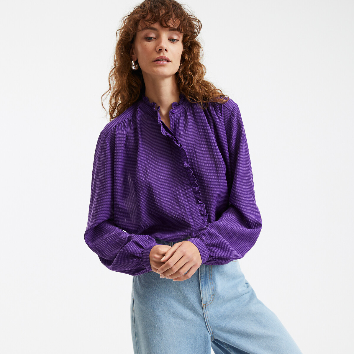 Μακρυμάνικο πουκάμισο με γιακά σε βικτωριανό στυλ