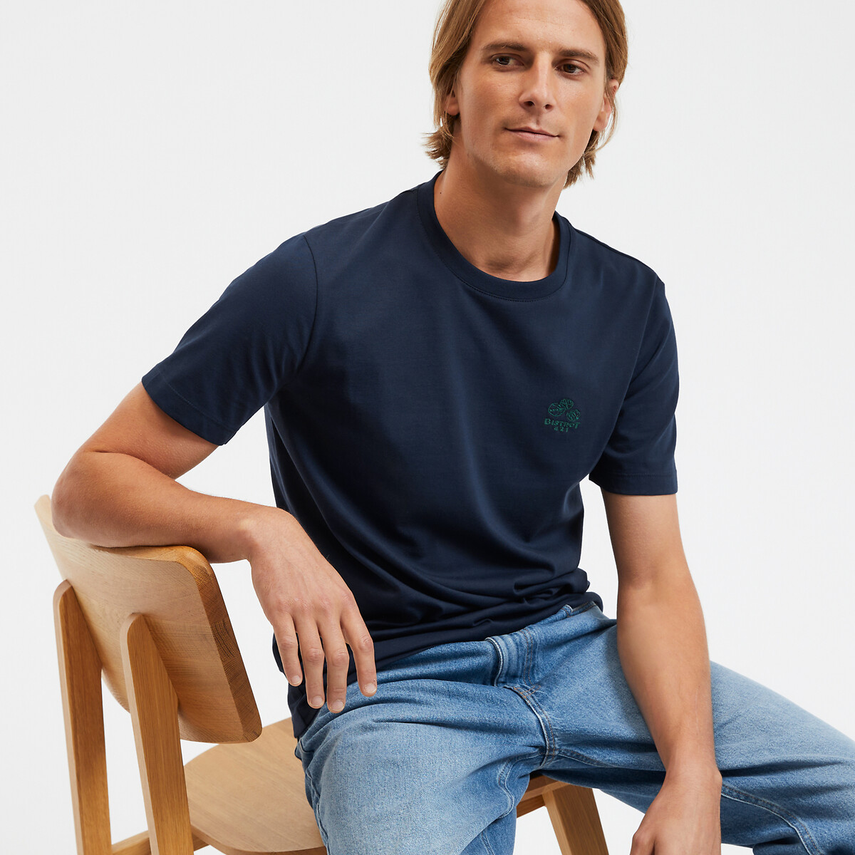 Κοντομάνικη μπλούζα με κέντημα