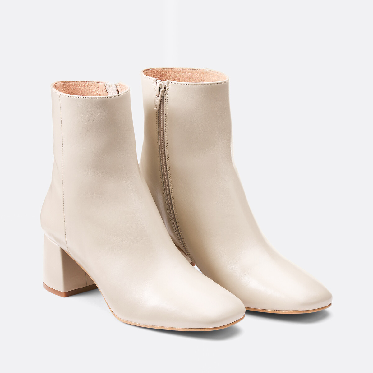 Δερμάτινα μποτάκια με τακούνι