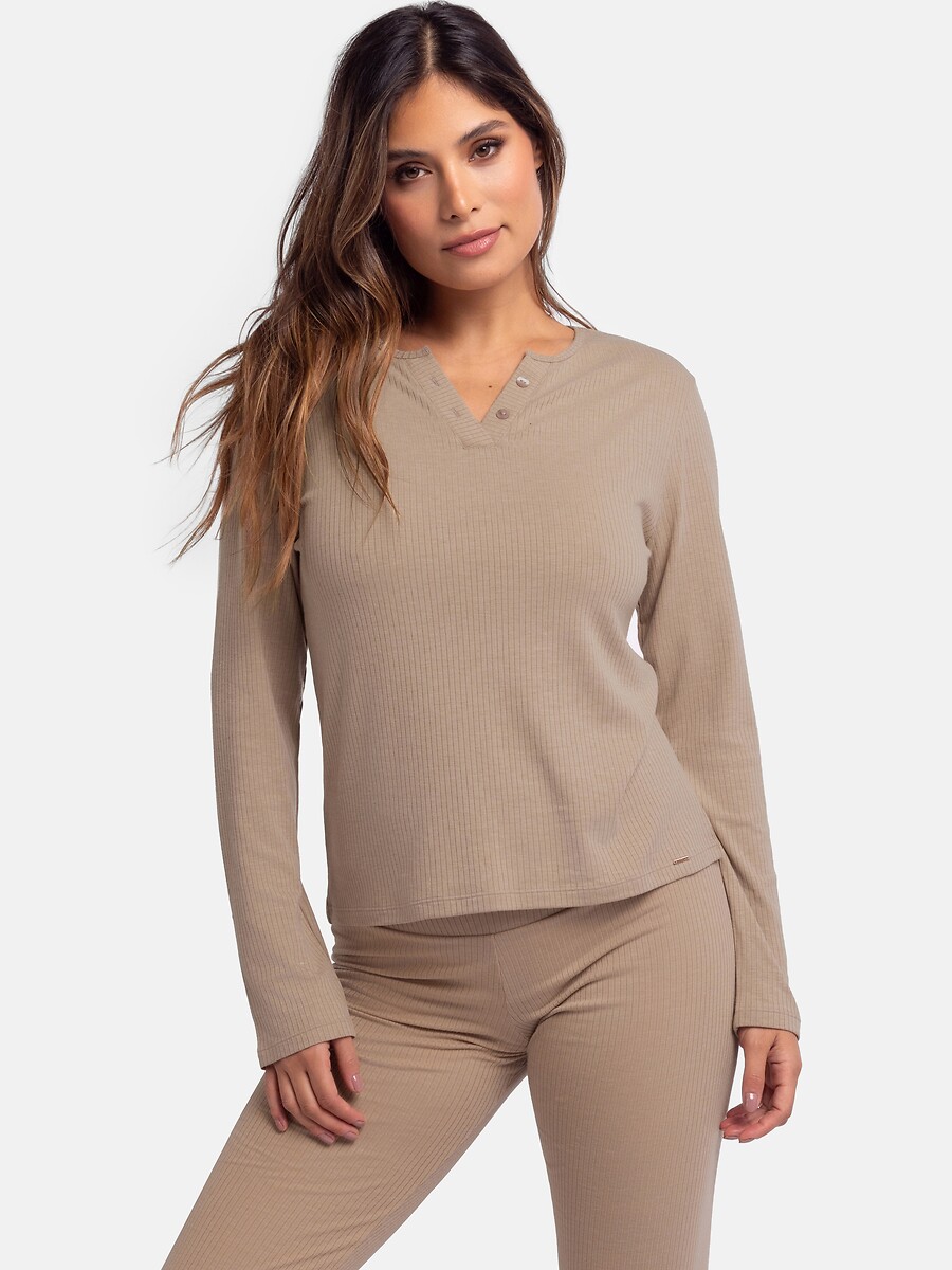 Μπλούζα πιτζάμας, Sofia