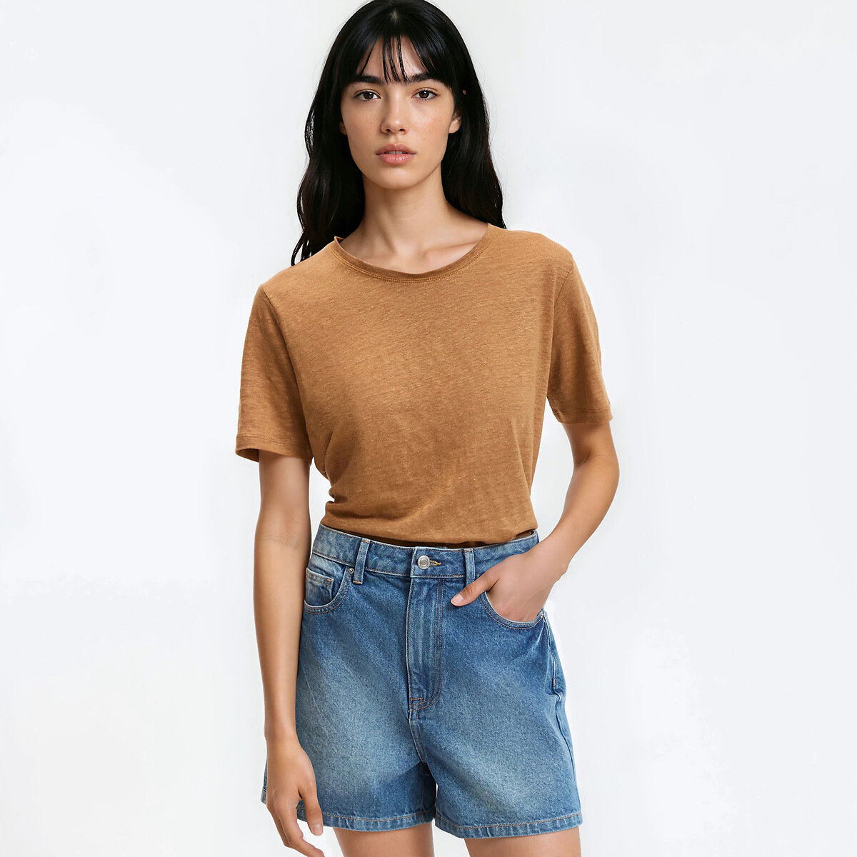 Κοντομάνικη λινή μπλούζα με στρογγυλή λαιμόκοψη