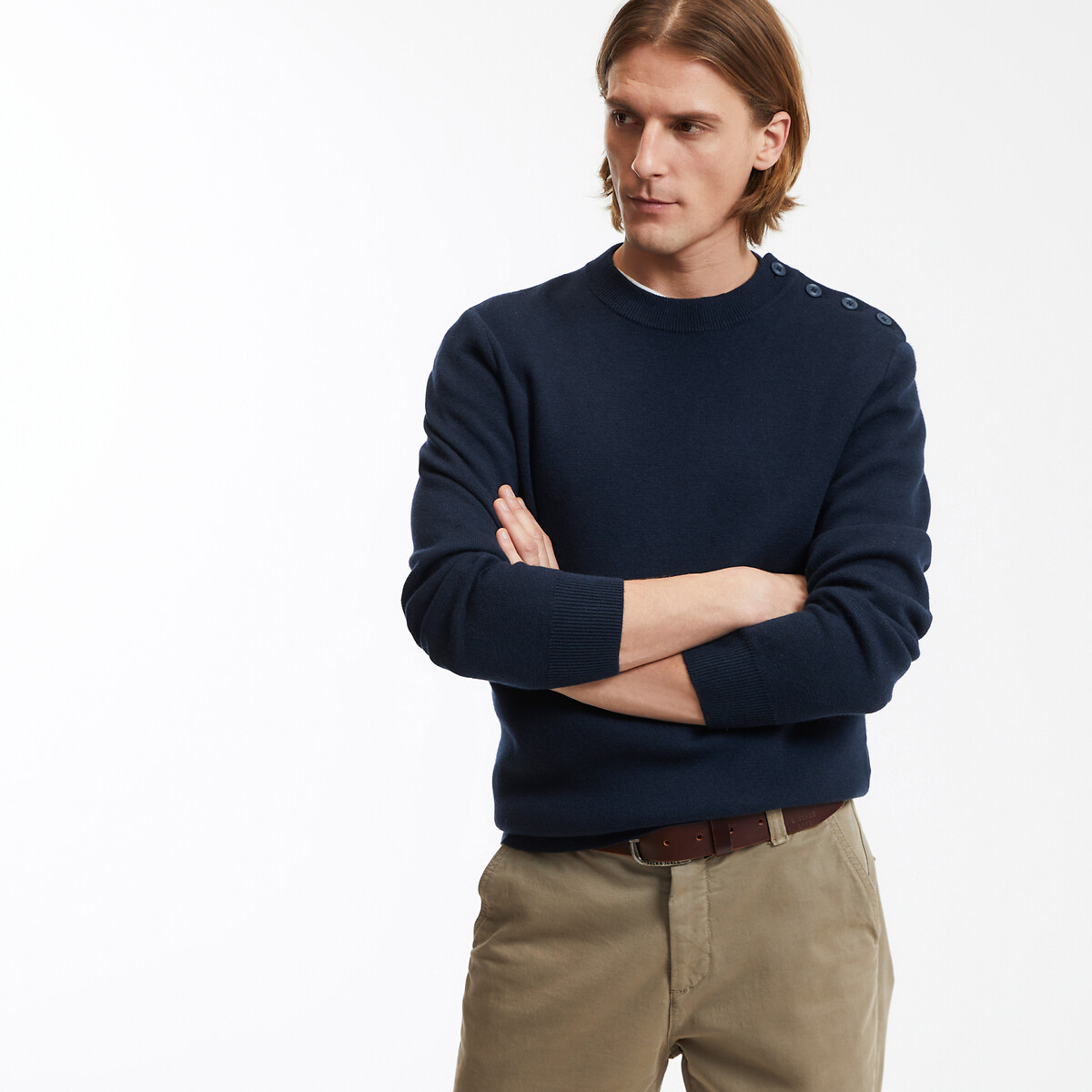 Λεπτό πλεκτό με στρογγυλή λαιμόκοψη και κουμπιά