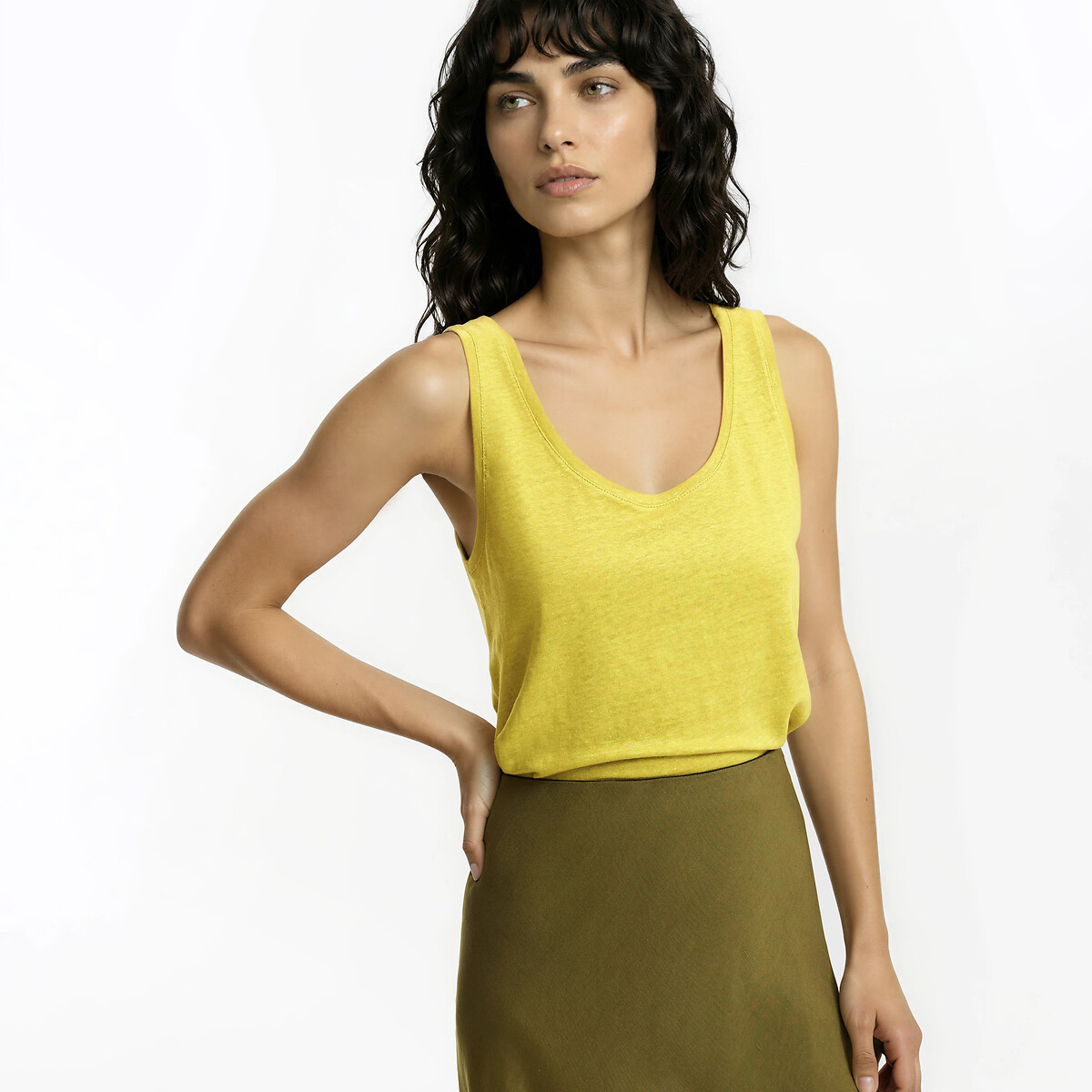 Λινή αμάνικη μπλούζα με στρογγυλή λαιμόκοψη