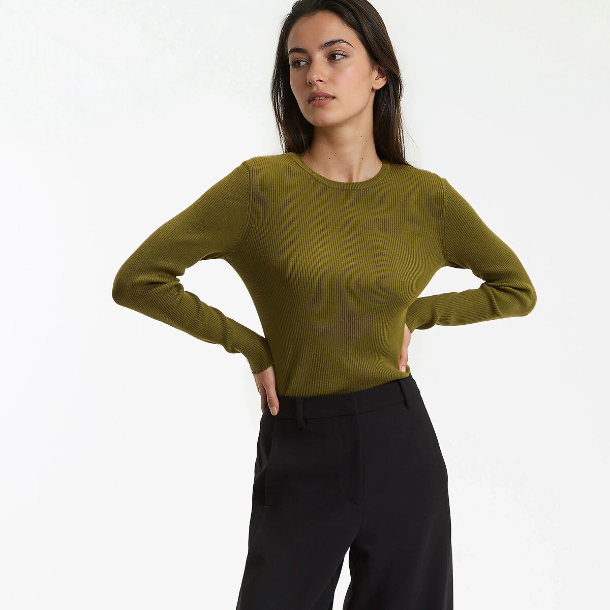 Λεπτό πλεκτό με στρογγυλή λαιμόκοψη