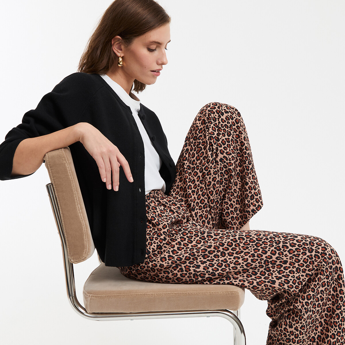 Κοντή ζακέτα με λεπτή πλέξη