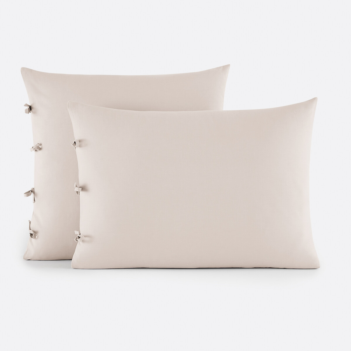 Βαμβακερή μονόχρωμη μαξιλαροθήκη με φιογκάκια, Scénario μπεζ - 3248105 ...