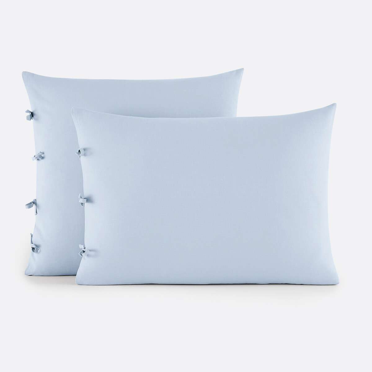 Βαμβακερή μονόχρωμη μαξιλαροθήκη με φιογκάκια 63x63 cm