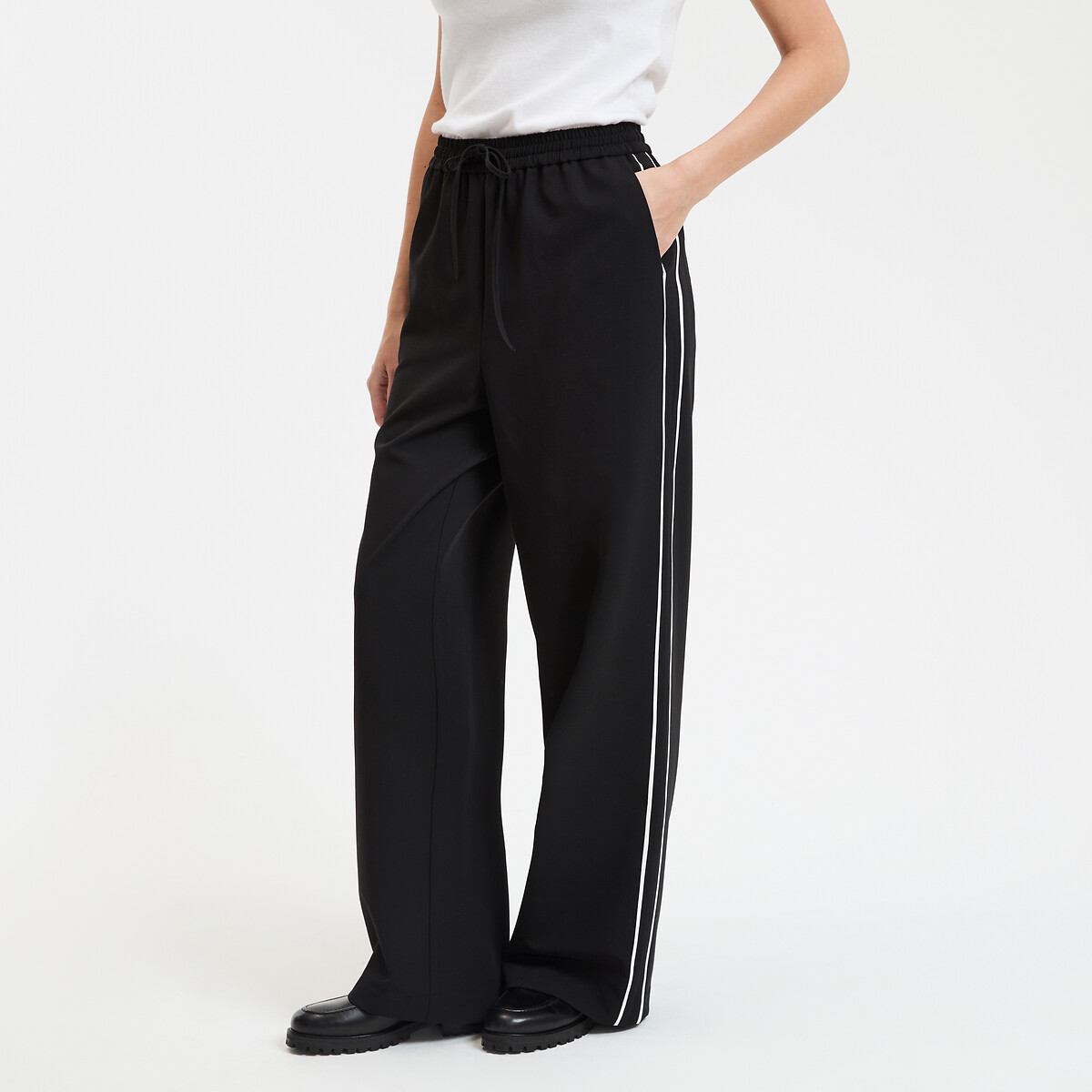 Φαρδύ παντελόνι με ρίγα στο πλάι