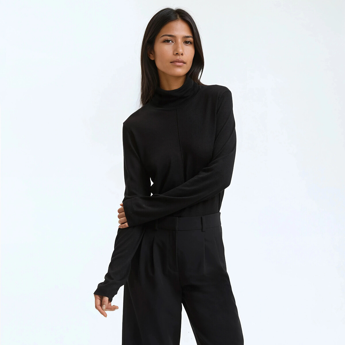 Πουλόβερ με λαιμόκοψη ζιβάγκο σε λεπτή πλέξη