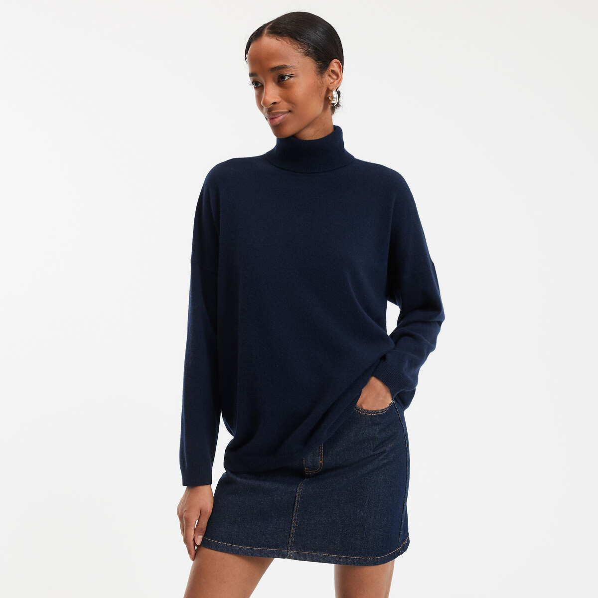 Πουλόβερ με λαιμόκοψη col roule από λεπτό κασμίρι