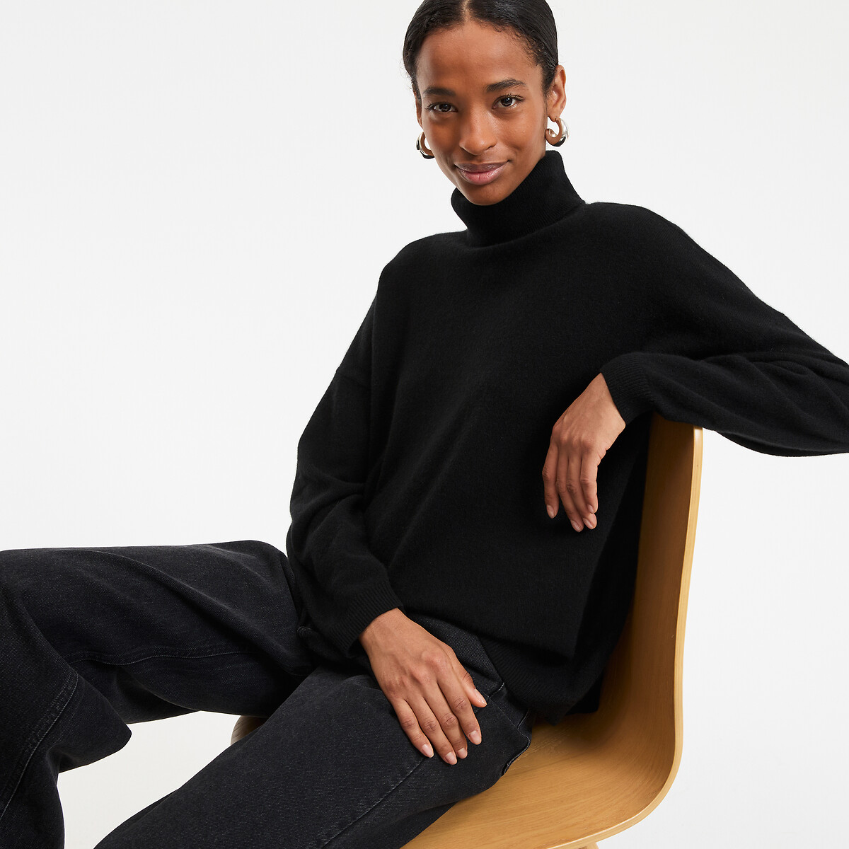 Πουλόβερ με λαιμόκοψη col roule από λεπτό κασμίρι