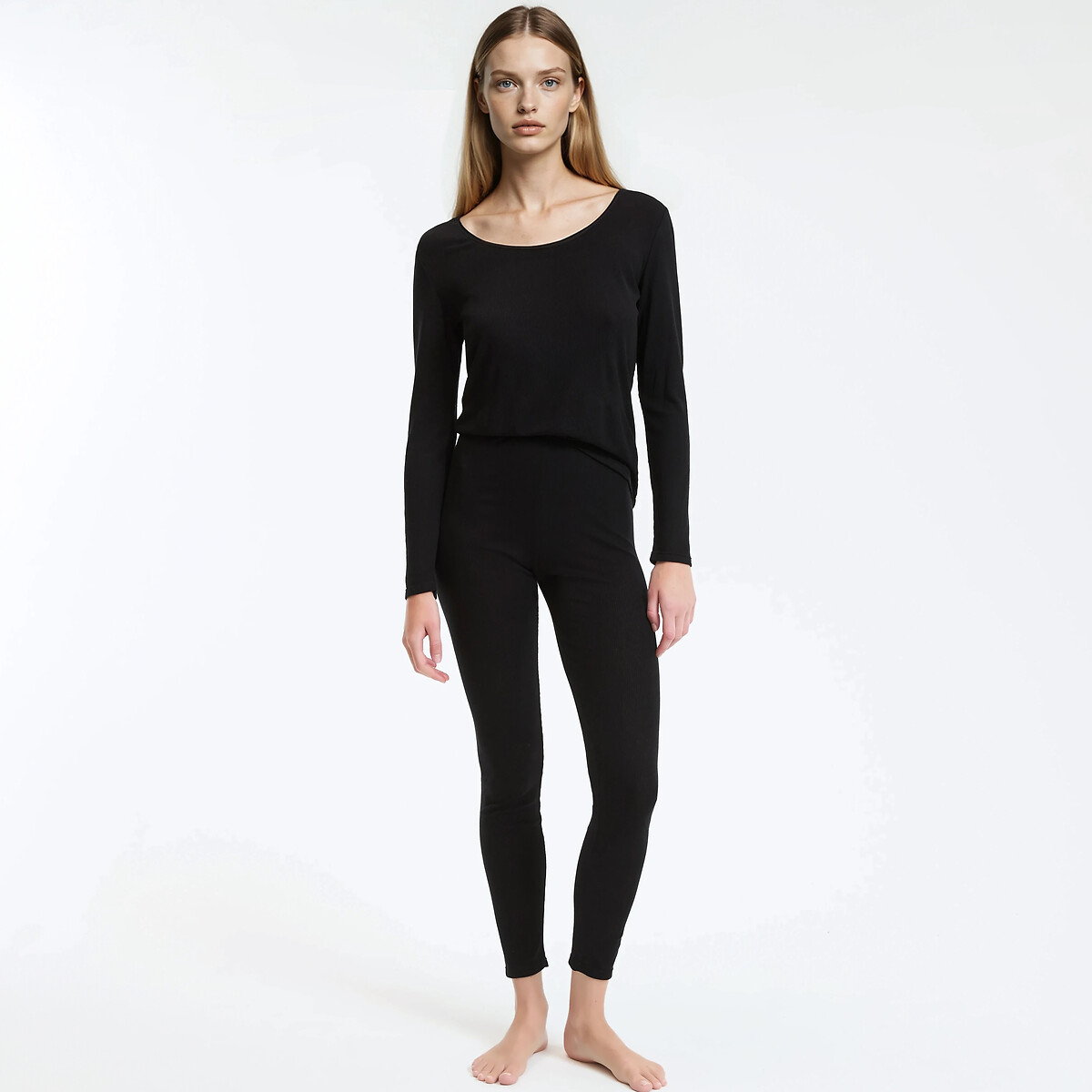 Κοντομάνικο μπλουζάκι από λεπτή ζεστή πλέξη