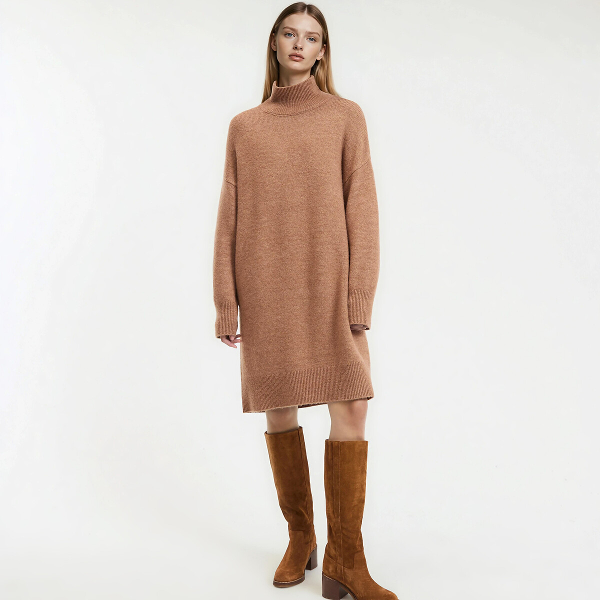 Μίνι πλεκτό φόρεμα με μακριά μανίκια