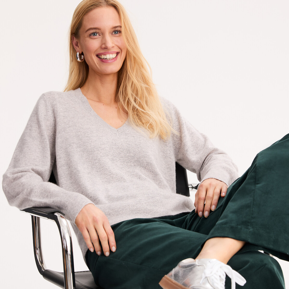 ANNE WEYBURN Πουλόβερ από κασμίρι με V-λαίμο και λεπτή πλέξη