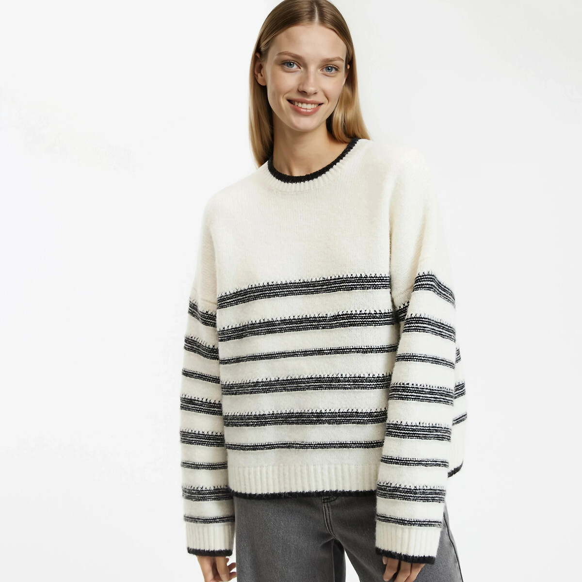 Ριγέ πουλόβερ με στρογγυλή λαιμόκοψη