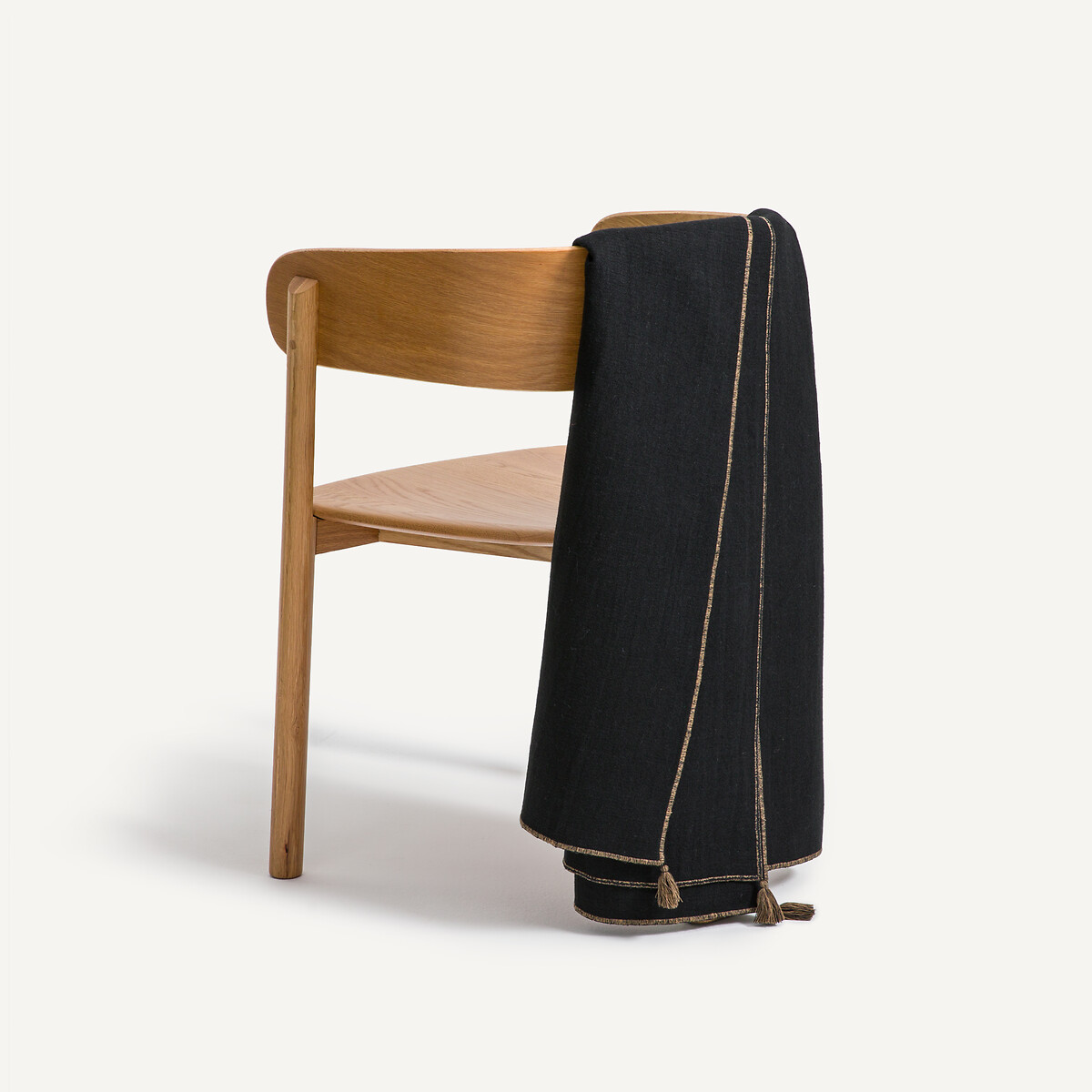 AM.PM Ριχτάρι από λινό και μαλλί με φουντίτσες 130x180cm