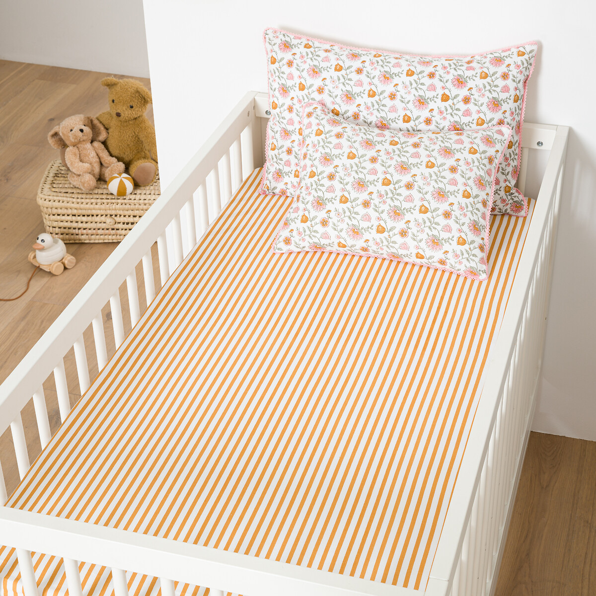 Βρεφικό σεντόνι με λάστιχο από πλυμένο βαμβάκι 70x140 cm