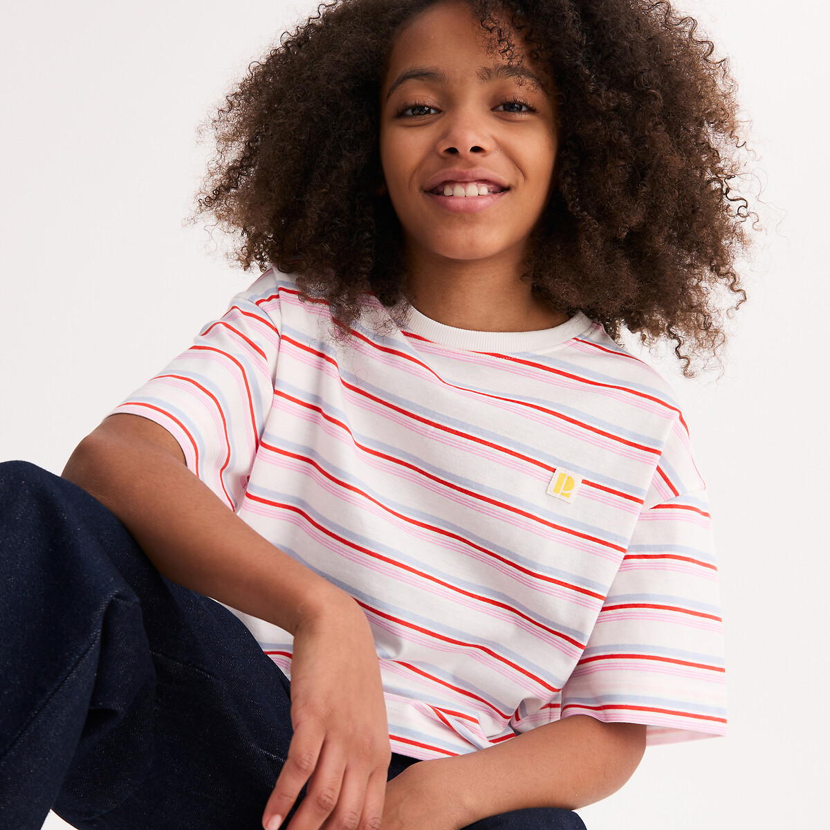 Ριγέ μπλουζάκι με στρογγυλή λαιμόκοψη και κοντά μανίκια