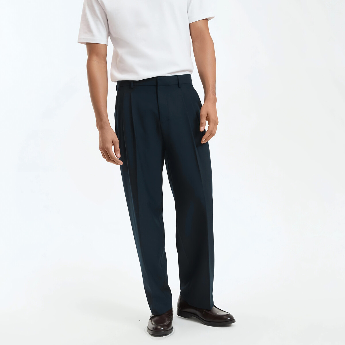 Παντελόνι loose fit με πιέτες για το γραφείο