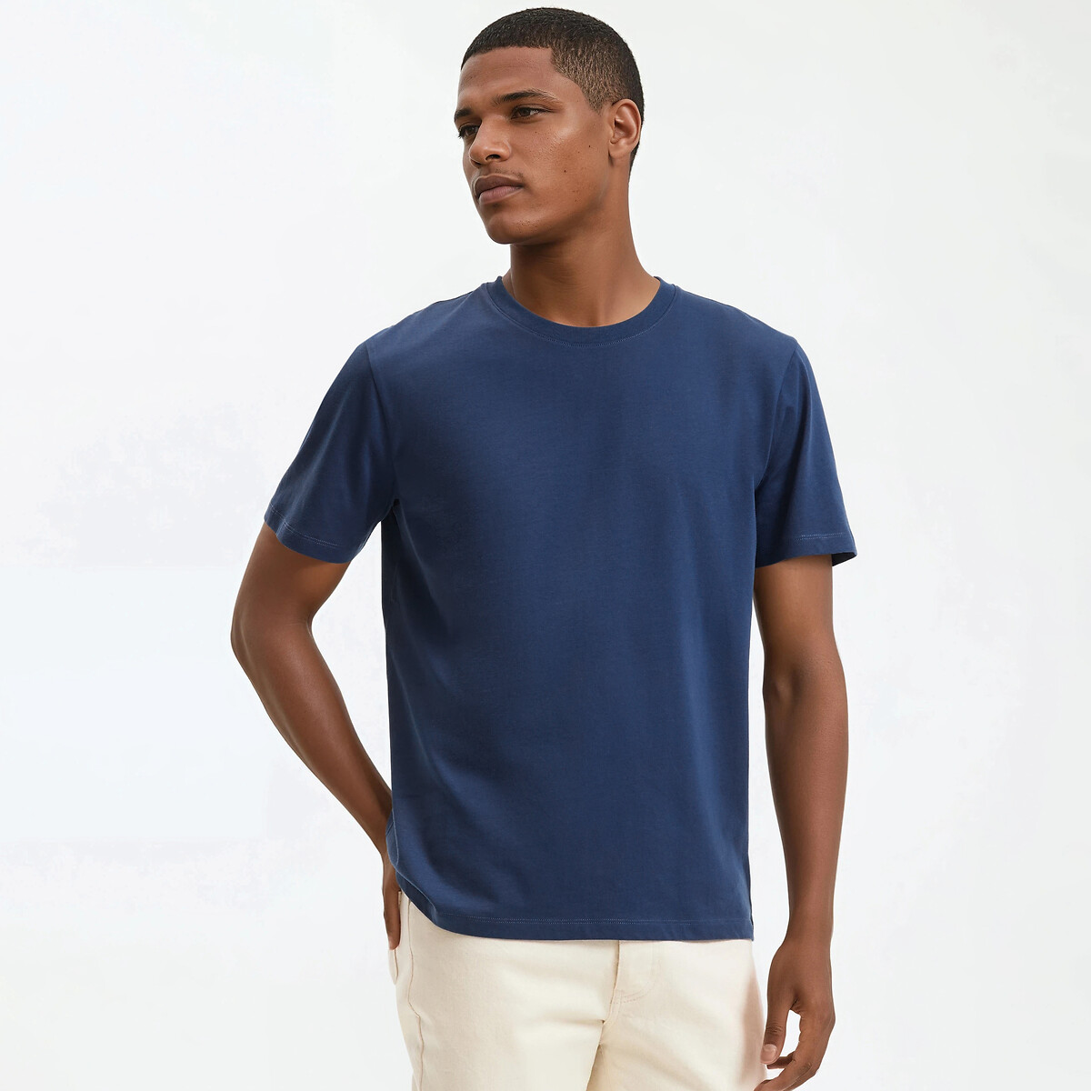 Κοντομάνικο μπλουζάκι με στρογγυλή λαιμόκοψη