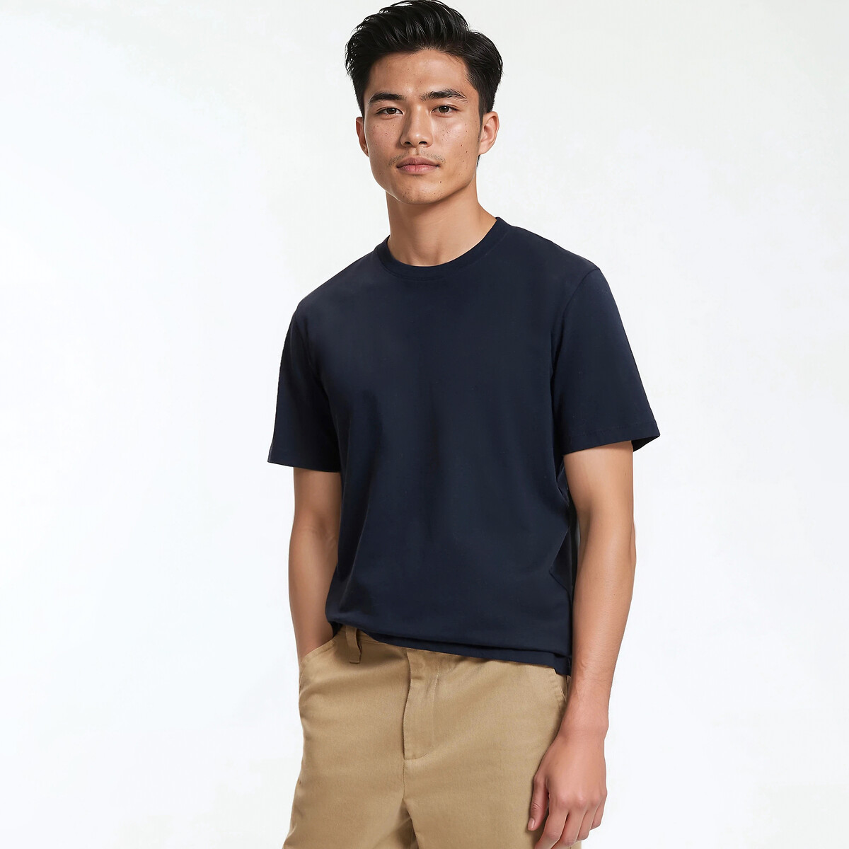 Κοντομάνικο μπλουζάκι με στρογγυλή λαιμόκοψη