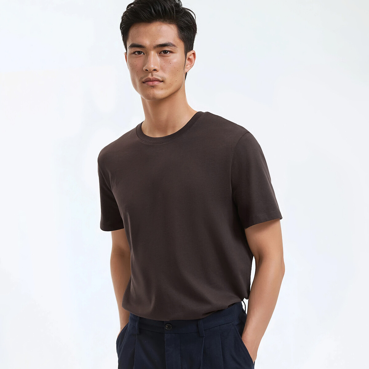 Κοντομάνικο μπλουζάκι με στρογγυλή λαιμόκοψη