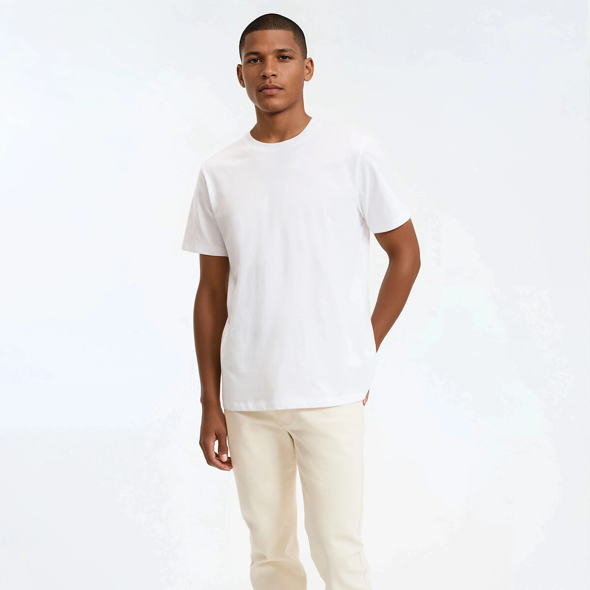 Κοντομάνικο μπλουζάκι με στρογγυλή λαιμόκοψη