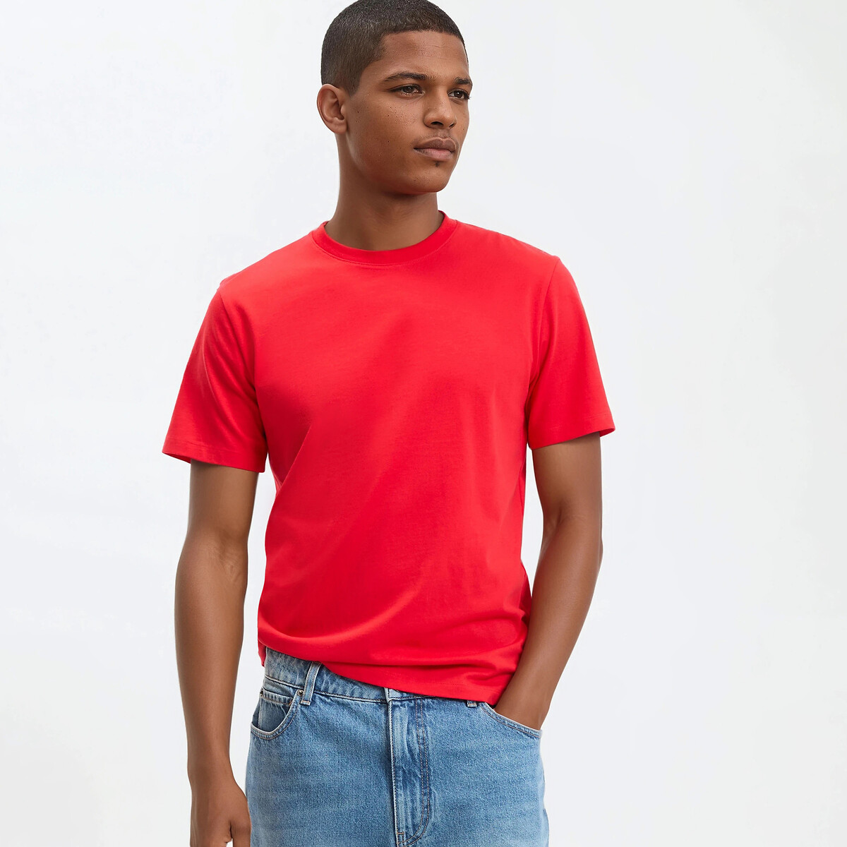 Κοντομάνικο μπλουζάκι με στρογγυλή λαιμόκοψη