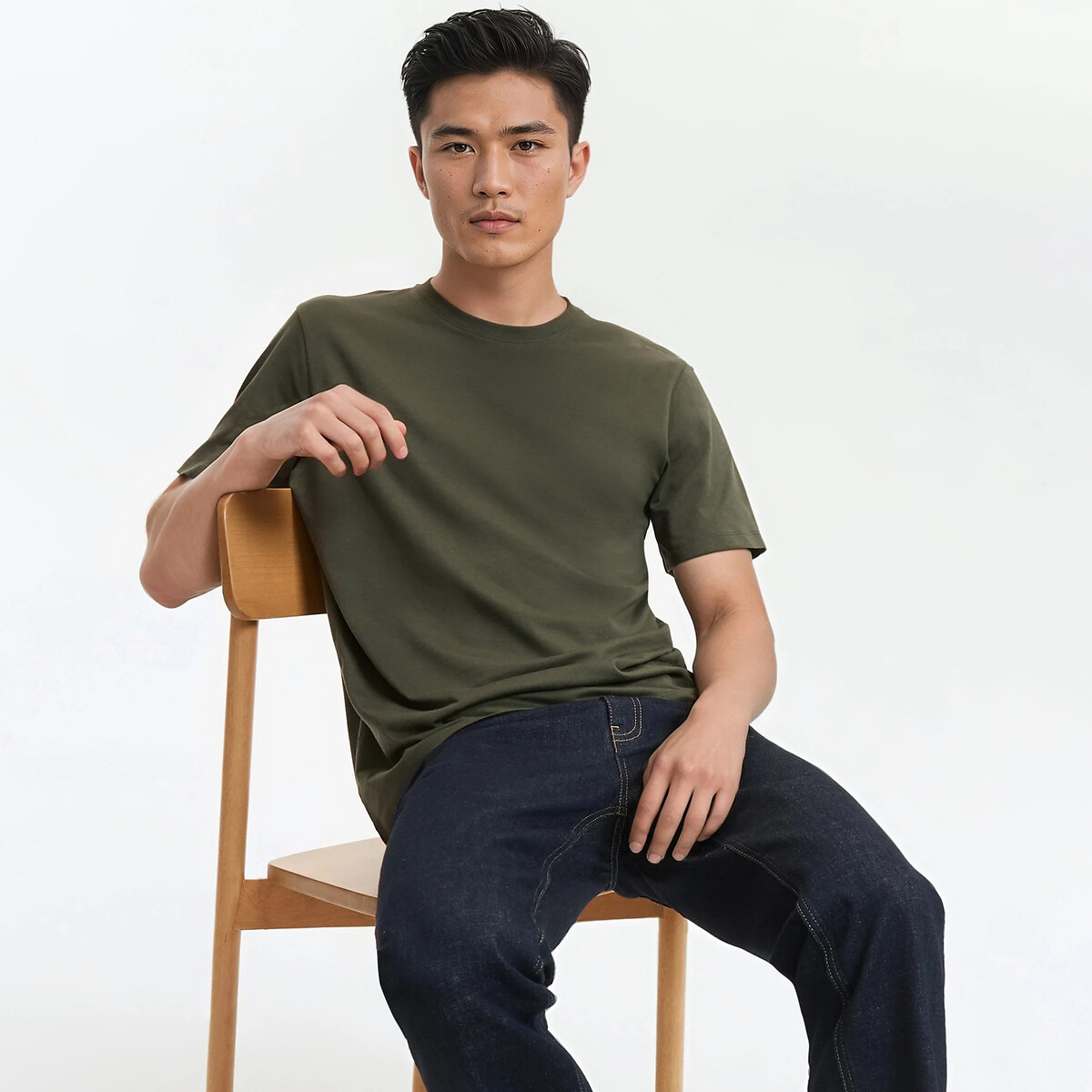 Κοντομάνικο μπλουζάκι με στρογγυλή λαιμόκοψη