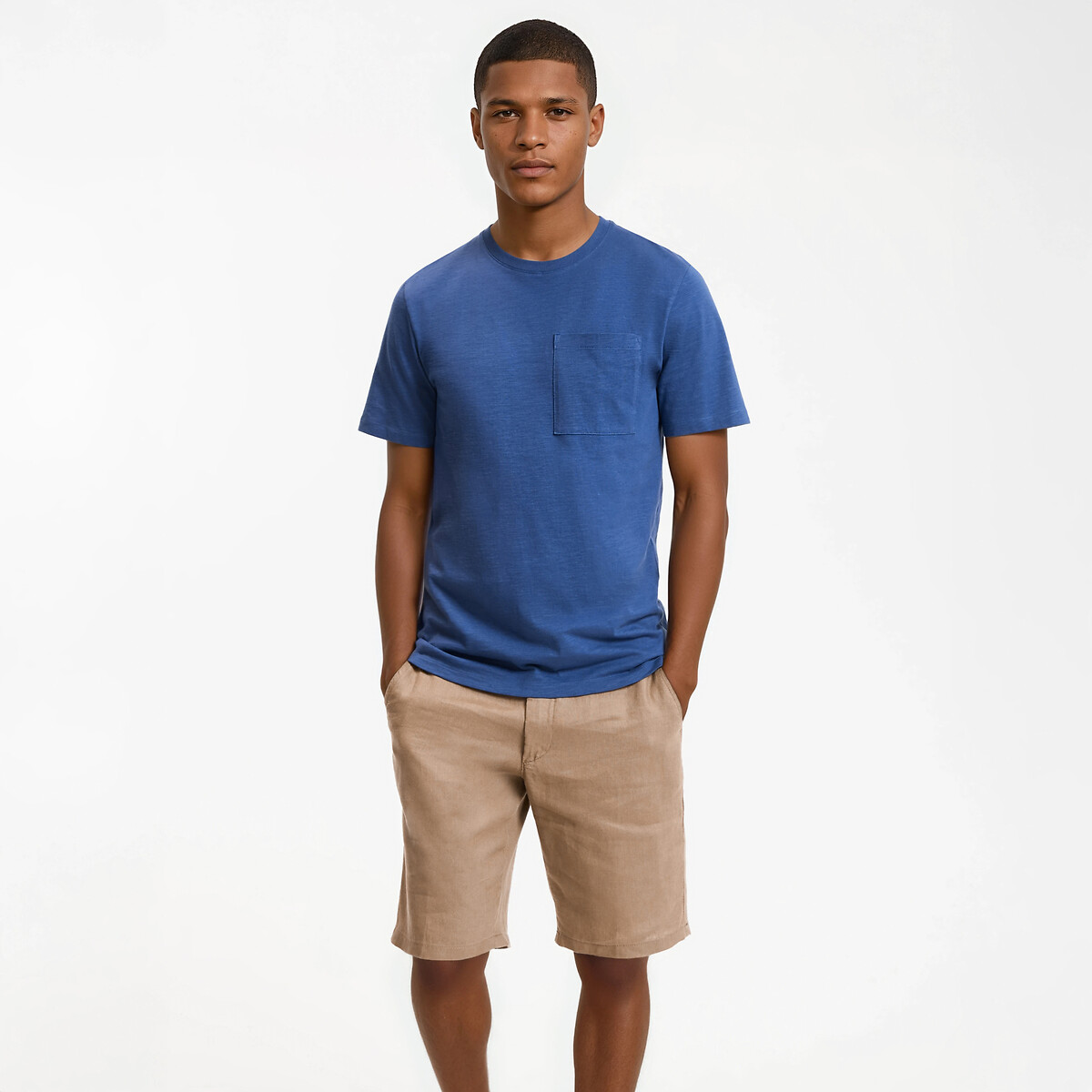 Βαμβακερό t-shirt με στρογγυλή λαιμόκοψη και κοντά μανίκια