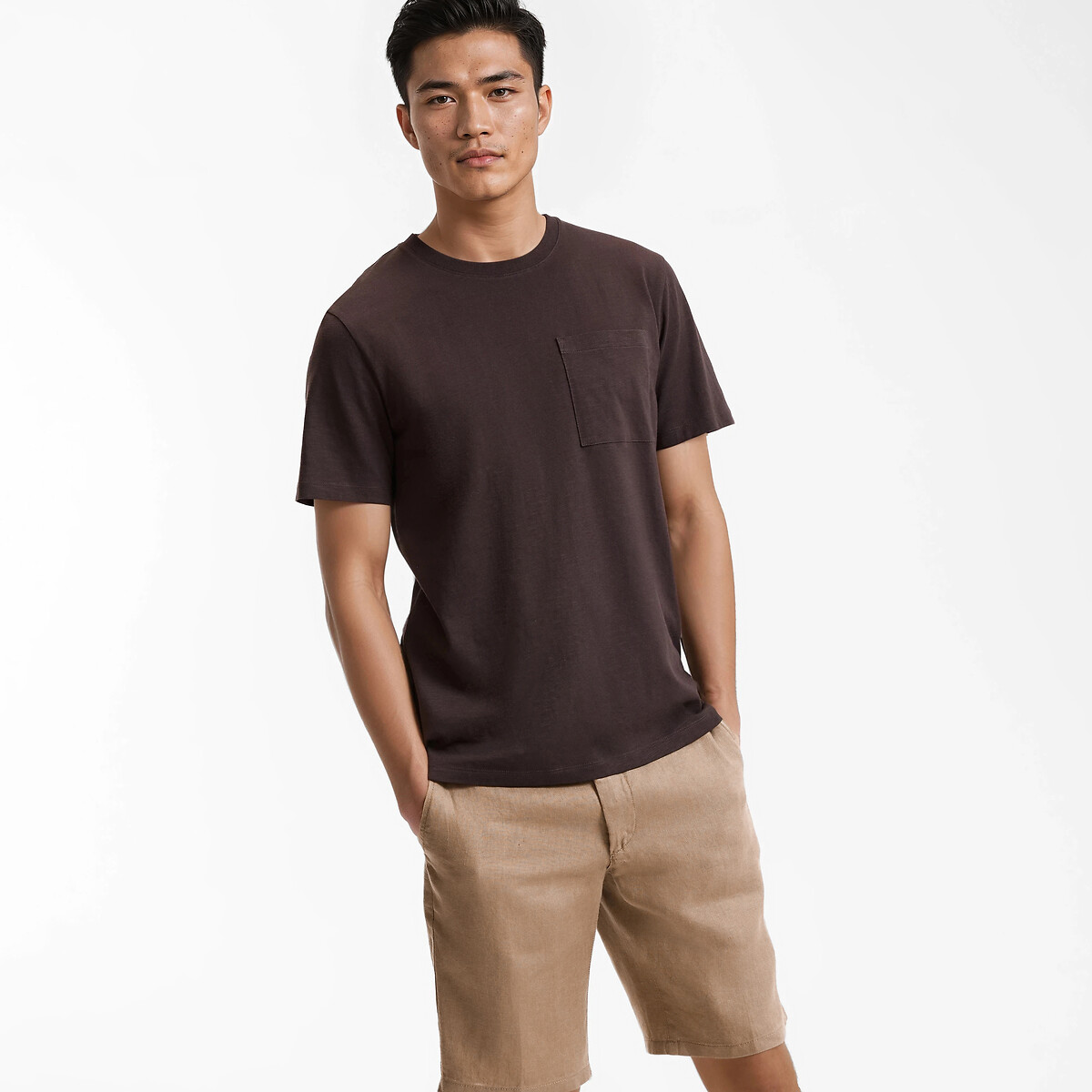 Βαμβακερό t-shirt με στρογγυλή λαιμόκοψη και κοντά μανίκια