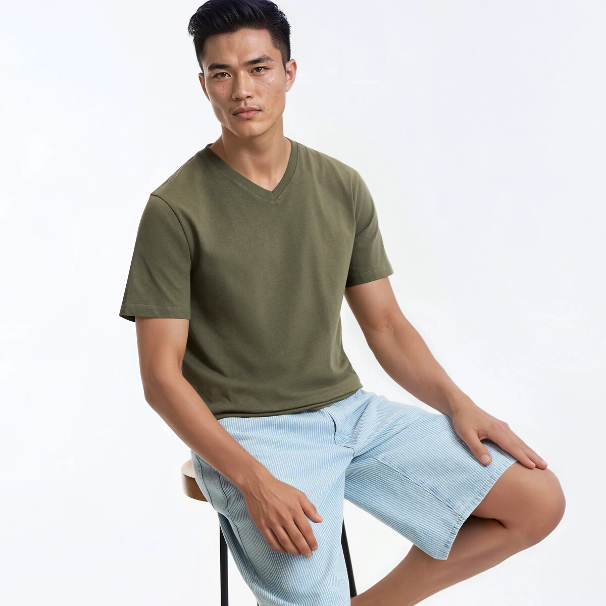 Κοντομάνικο βαμβακερό T-shirt με V λαιμόκοψη