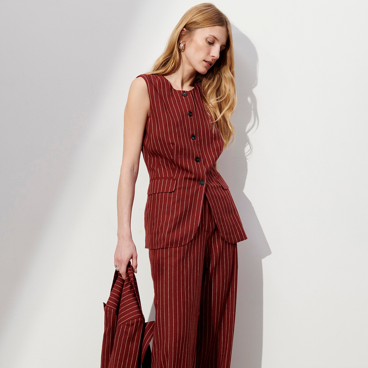 Anne Weyburn Αμάνικο ριγέ σακάκι από λινό και βισκόζη