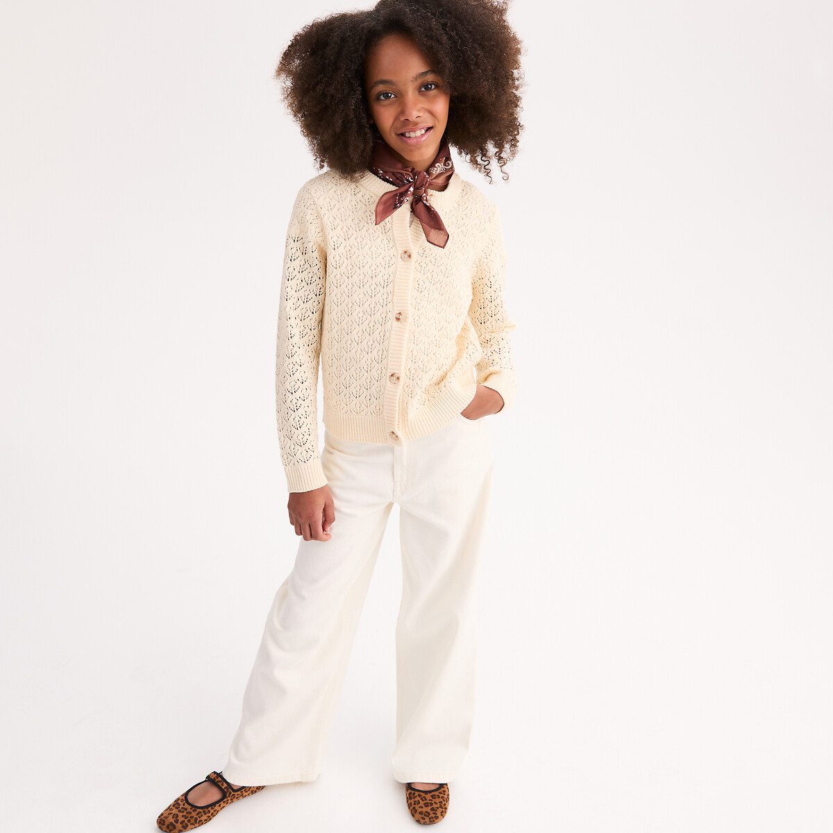 Πλεκτή ζακέτα με διάτρητο σχέδιο