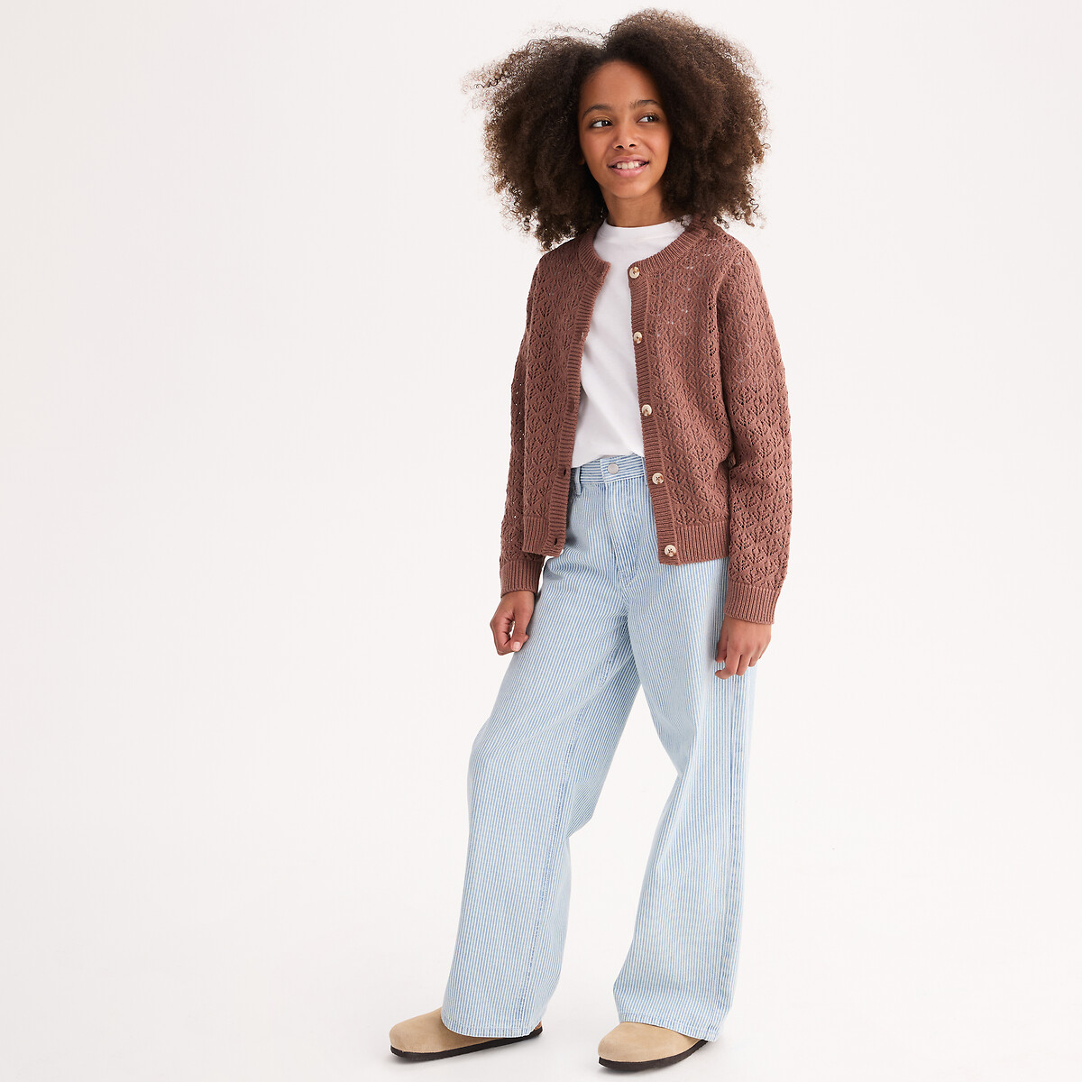 Πλεκτή ζακέτα με διάτρητο σχέδιο