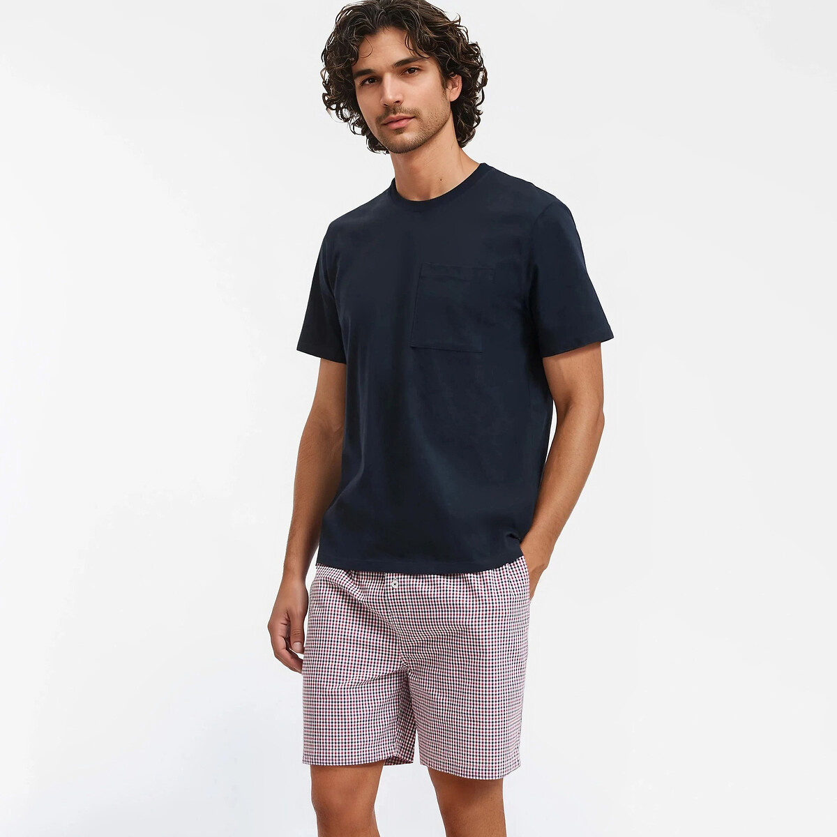 Σετ πιτζάμας με μονόχρωμο μπλουζάκι και σορτς με καρό σχέδιο