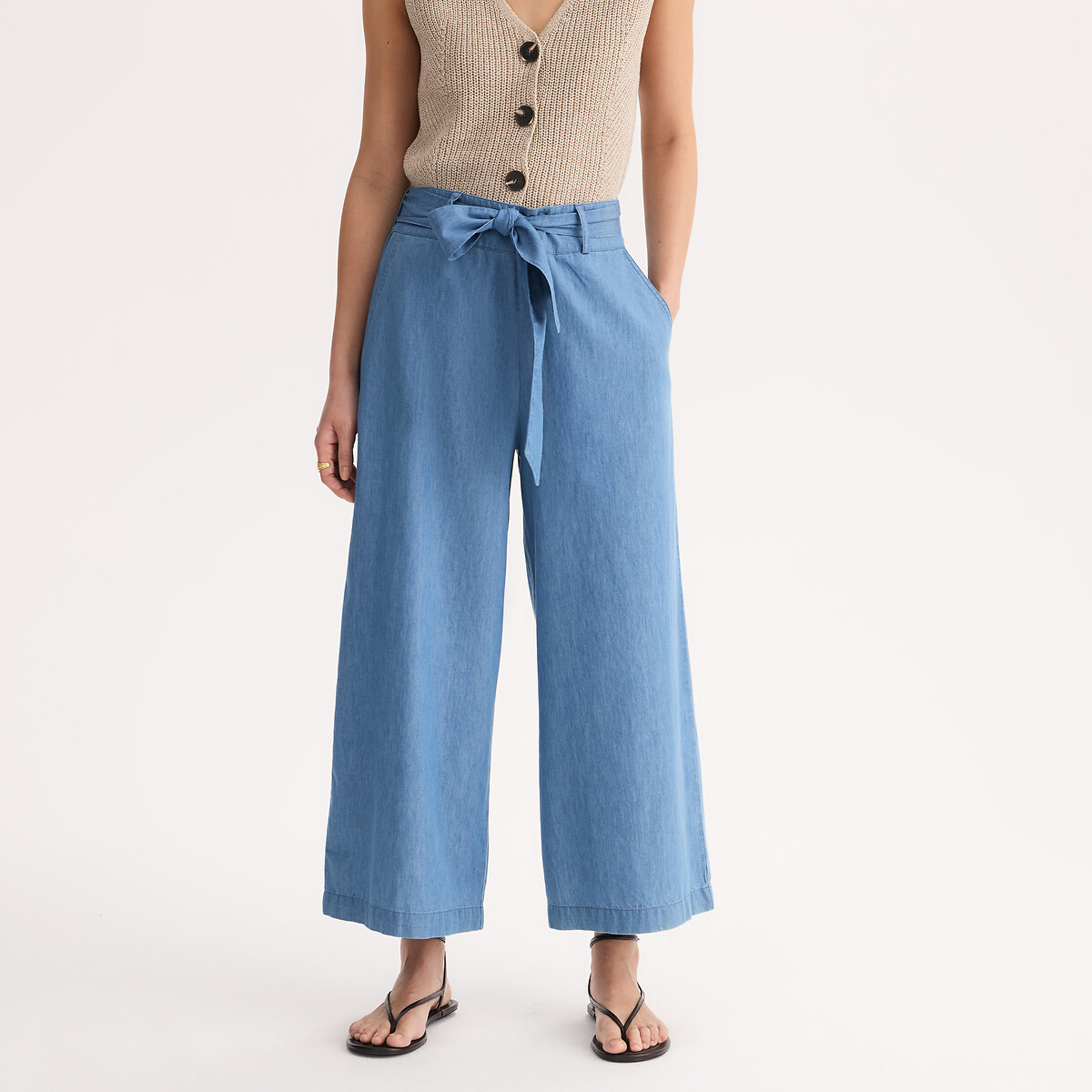 Τζιν παντελόνι 7|8 σε ανοιχτό denim με ζώνη