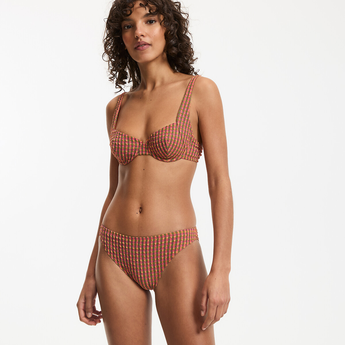 Σλιπ μαγιό με ανάγλυφη υφή