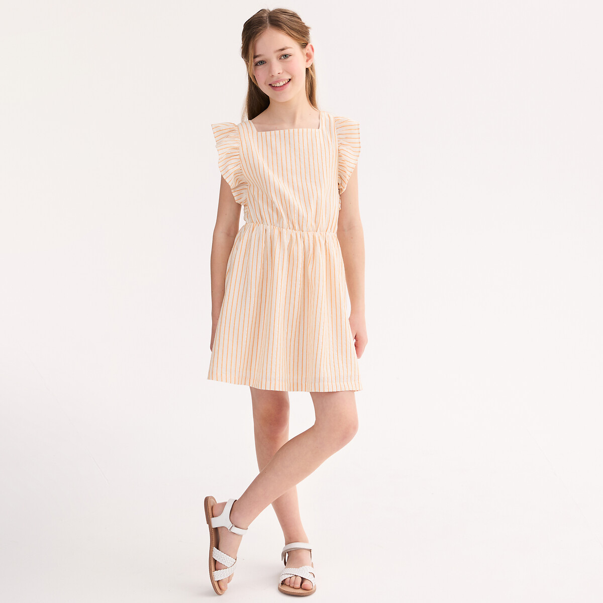 Ριγέ αμάνικο φόρεμα με βολάν