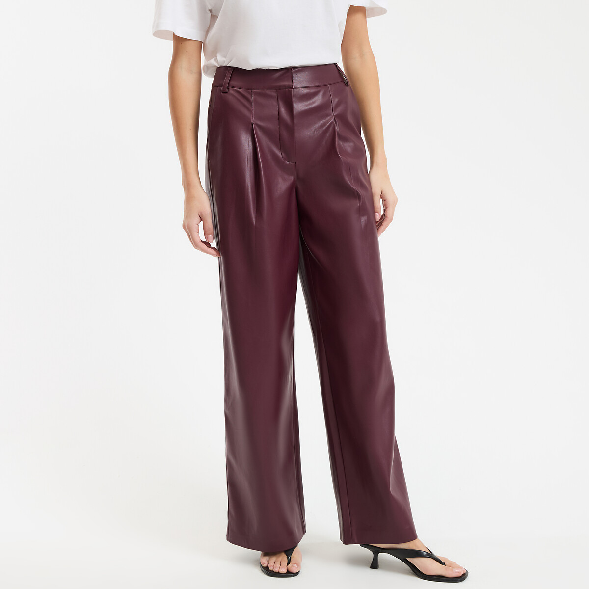 Φαρδύ παντελόνι με πιέτες από συνθετικό δέρμα