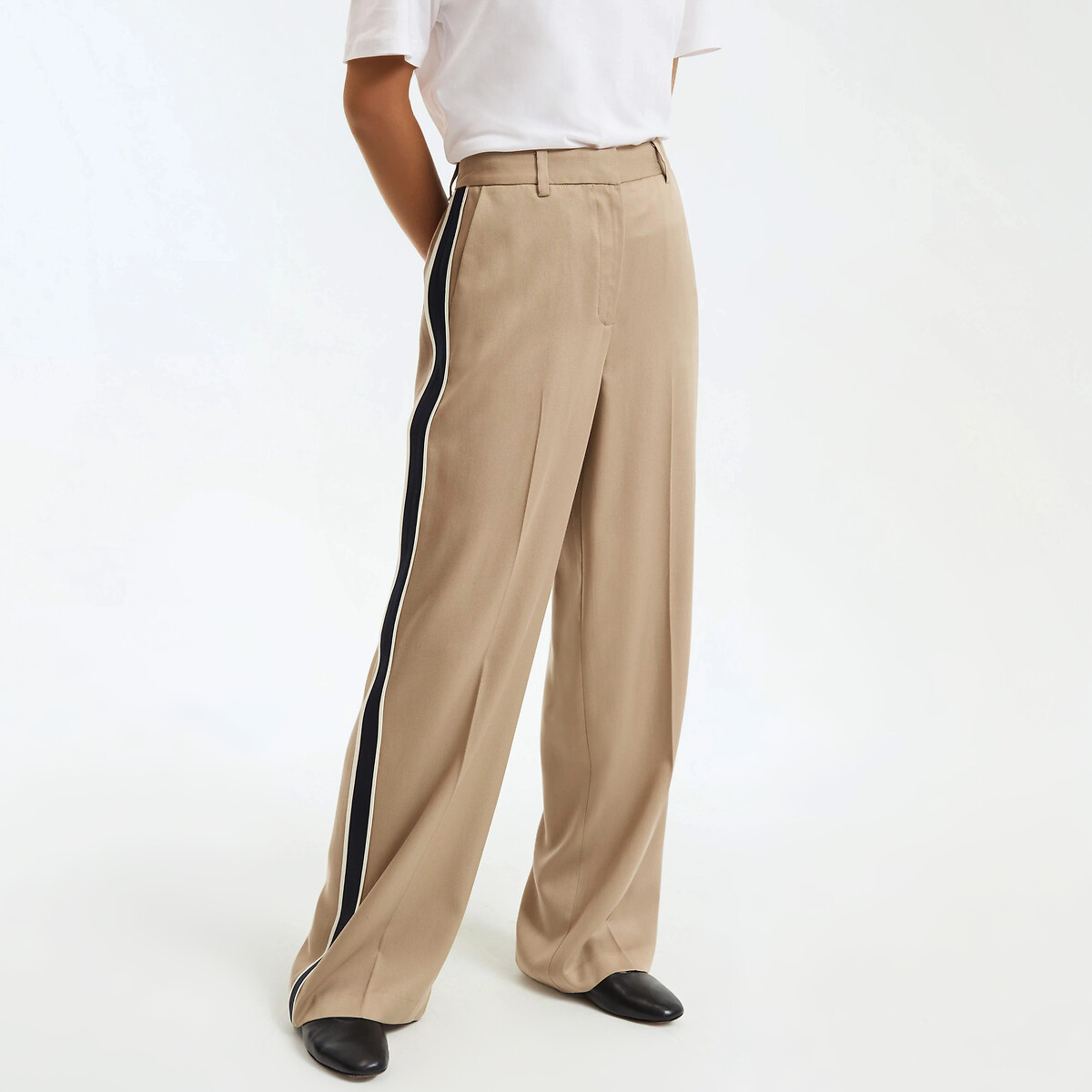 Φαρδύ παντελόνι από lyocell με ρίγες στα πλάγια