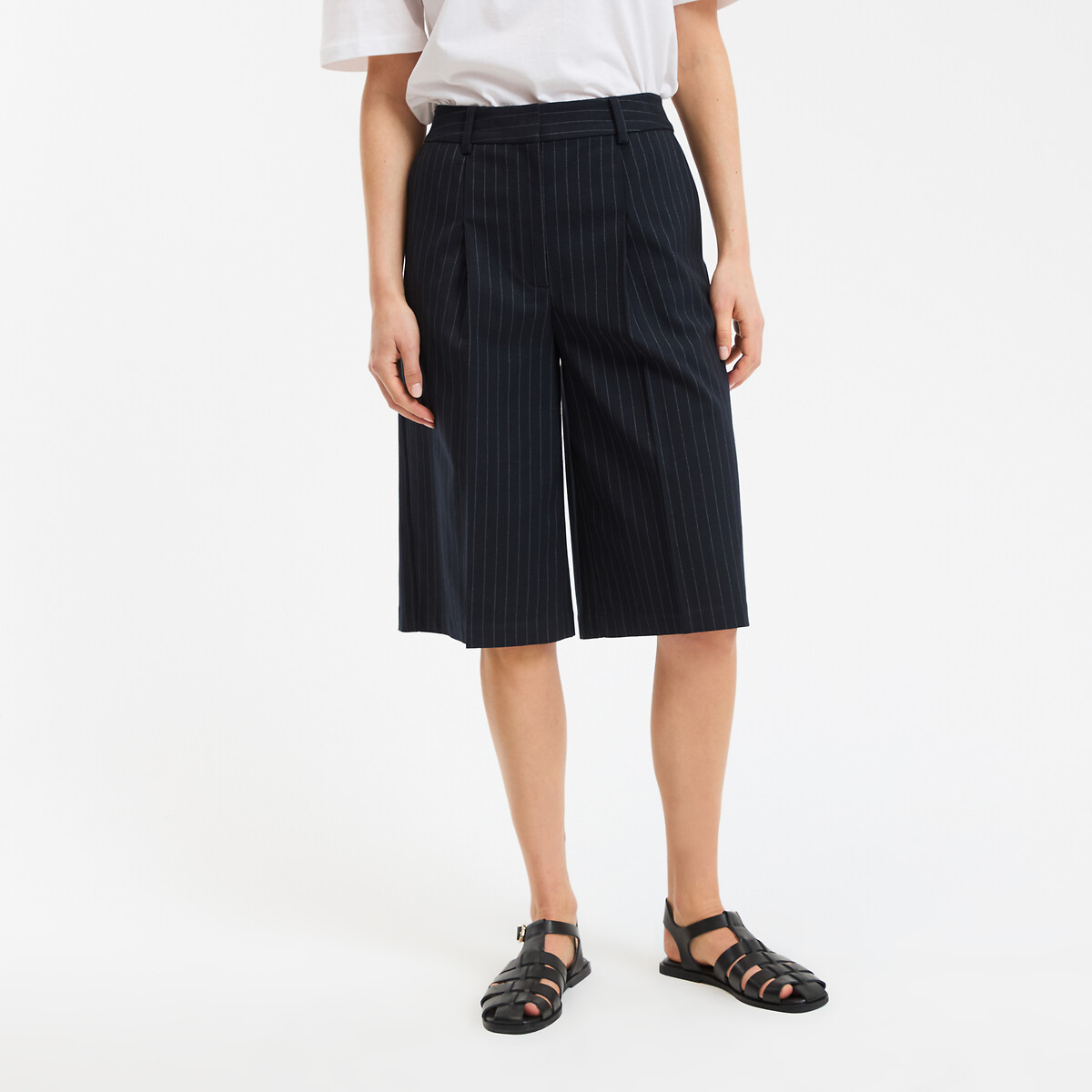 Βερμούδα με ρίγες και πιέτες