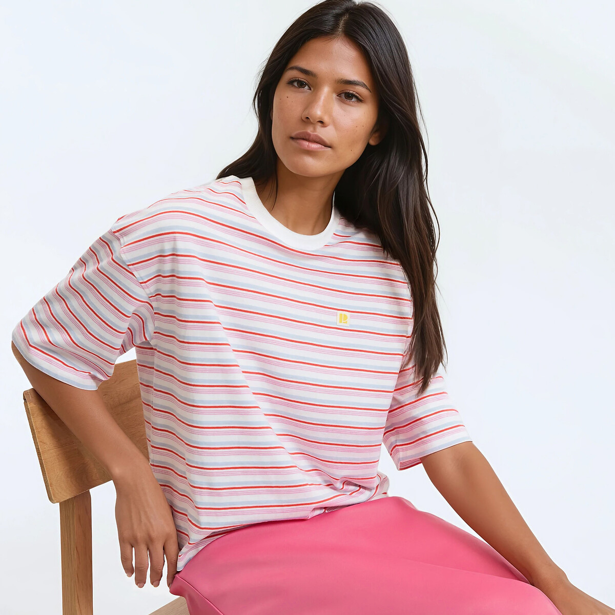 Ριγέ T-shirt με στρογγυλή λαιμόκοψη και κοντά μανίκια