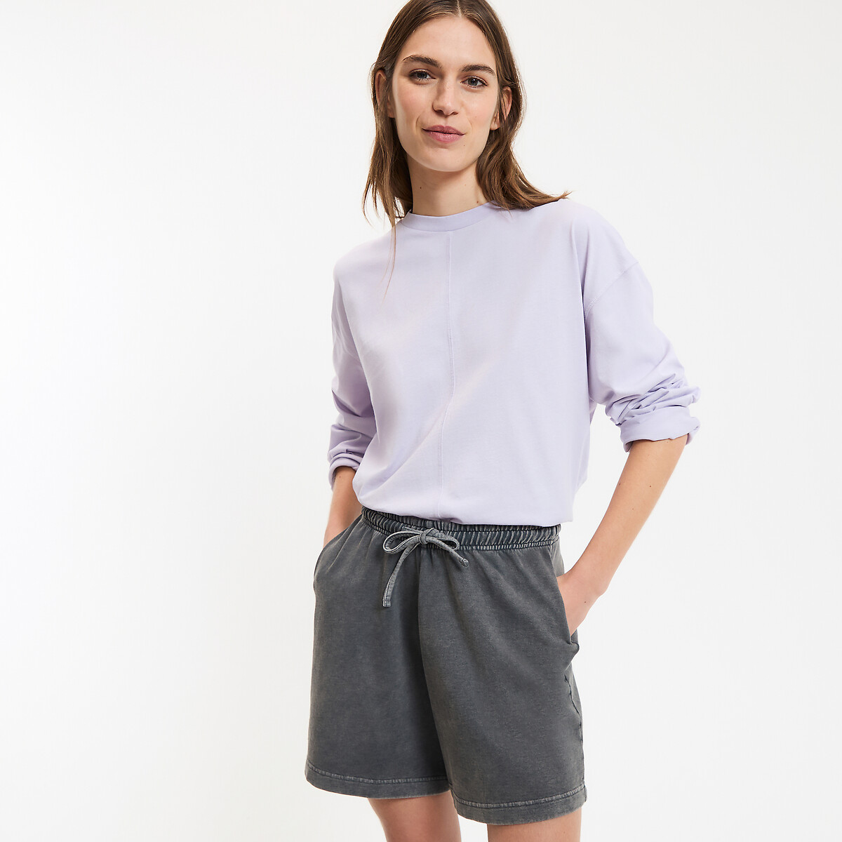 Μπλούζα με στρογγυλή λαιμόκοψη και μακριά μανίκια