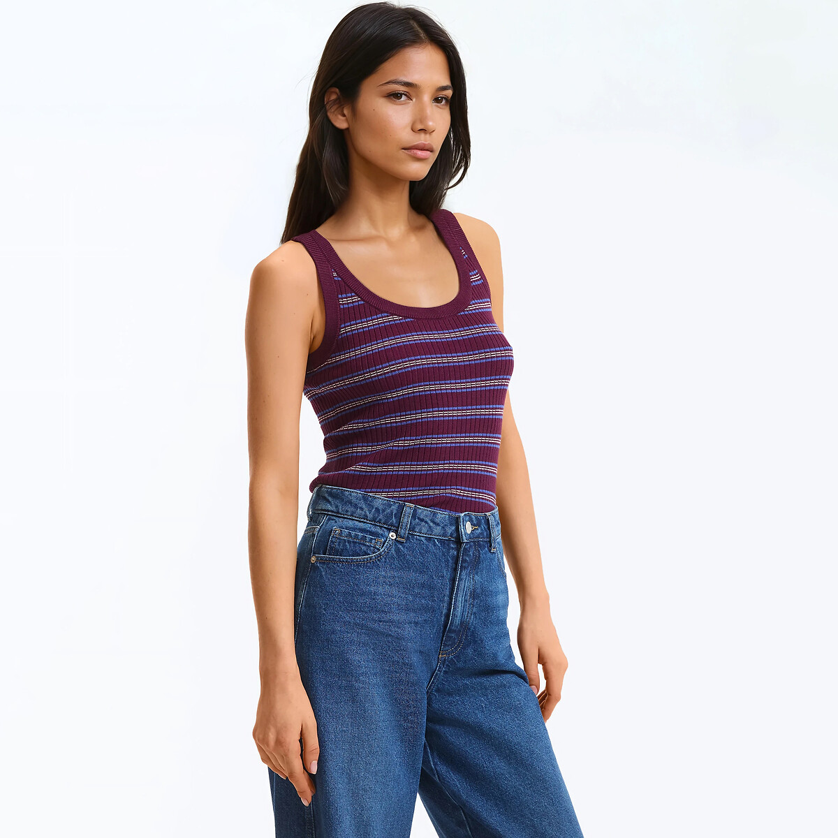 Ριγέ αμάνικο τοπ με στρογγυλή λαιμόκοψη