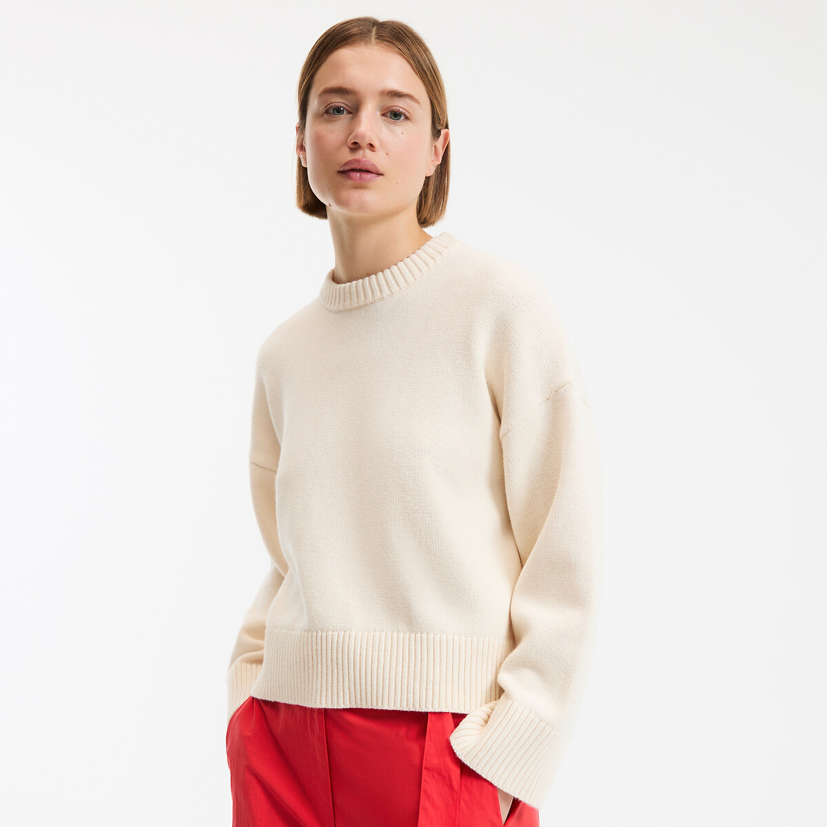 Πλεκτή μπλούζα με στρογγυλή λαιμόκοψη