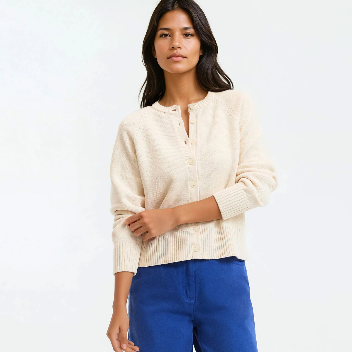 Κοντή ζακέτα με στρογγυλή λαιμόκοψη