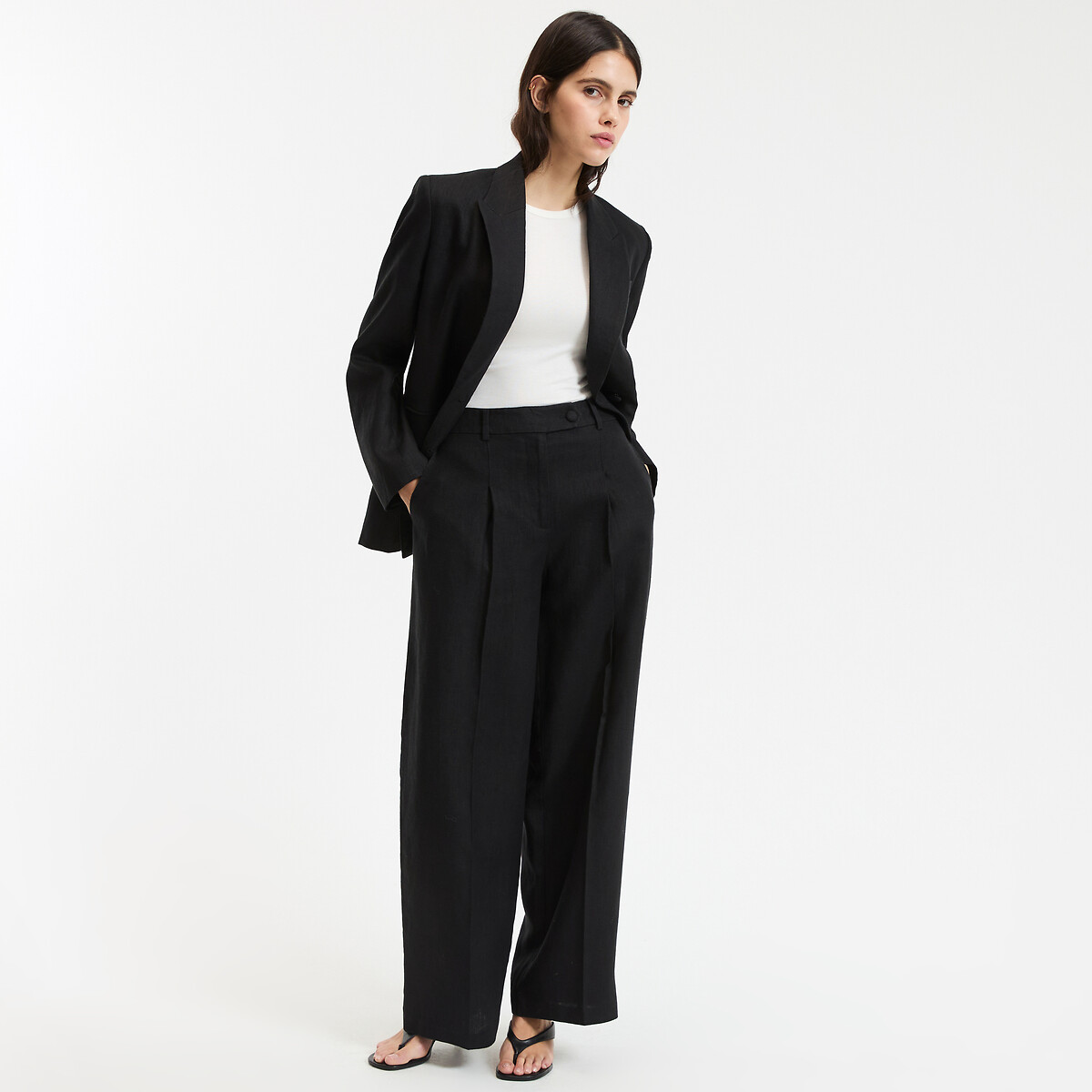 Κοντομάνικο μπλουζάκι με στρογγυλή λαιμόκοψη