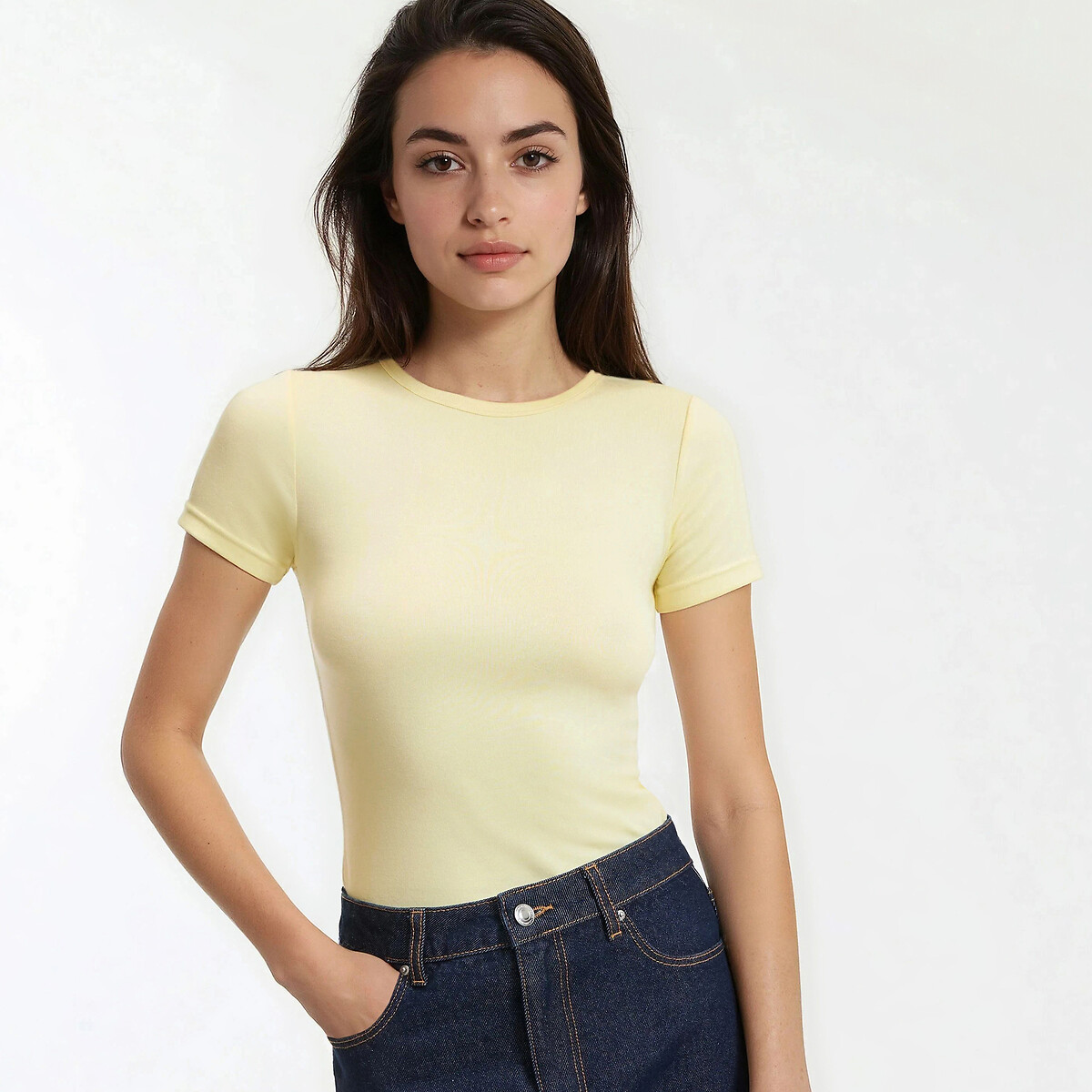 Κοντομάνικο μπλουζάκι με στρογγυλή λαιμόκοψη