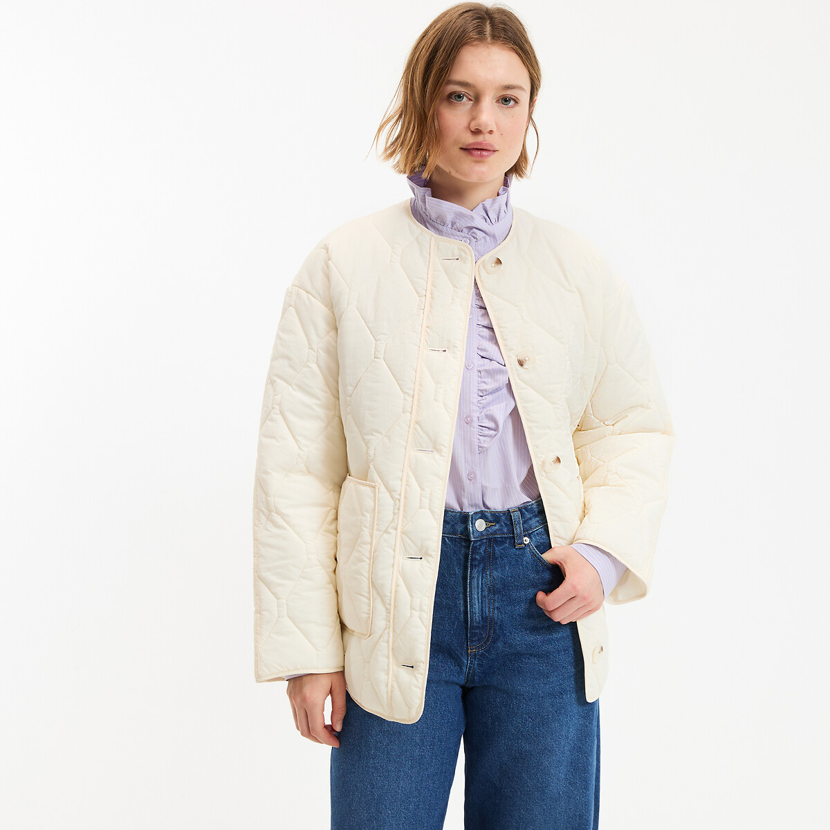 Κοντό καπιτονέ μπουφάν με κουμπιά